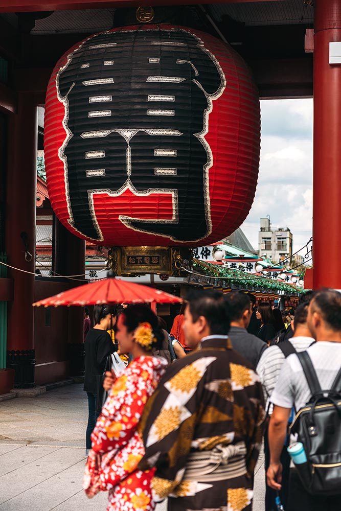 Kaminarimon main gate, Sensoji Temple, Asakusa, Tokyo, Japan